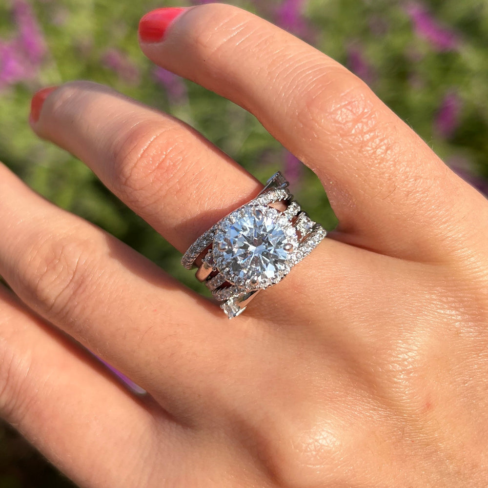 Luxury 2 Pcs Round Cut Halo Design With Insert Band Bridal Set Shine of Diamond