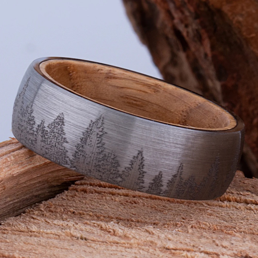 Forest Tungsten Men's Ring with Whiskey Barrel Juluro