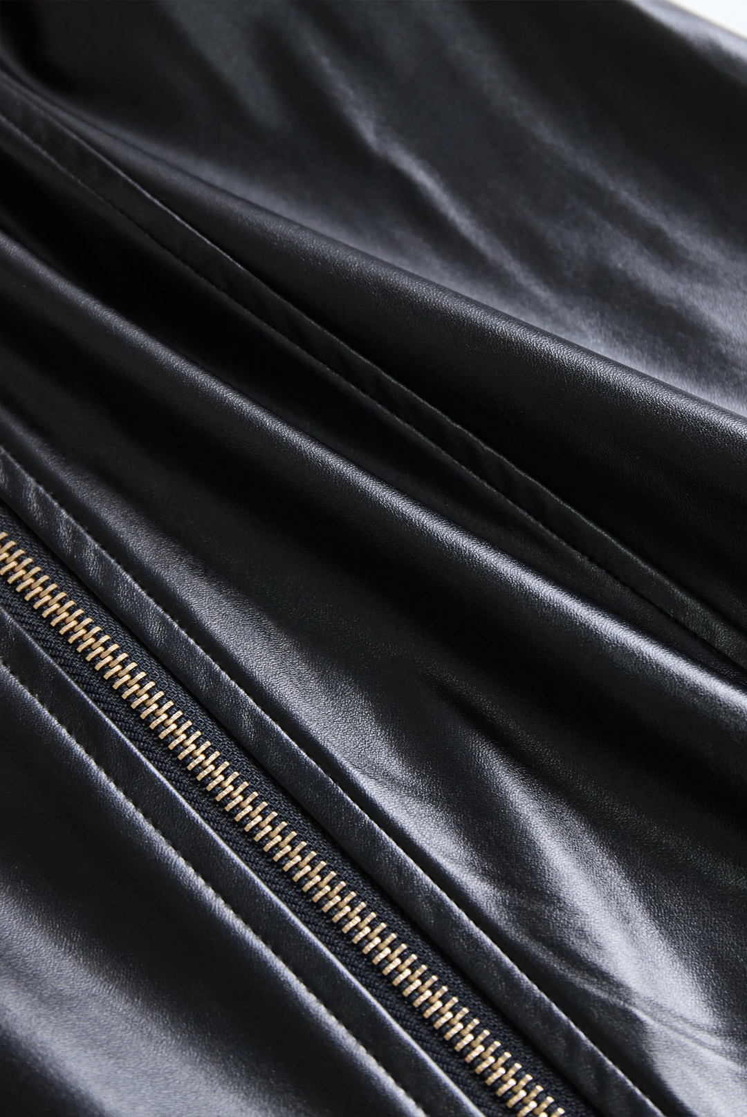 Edgy Black Zip-Front Faux Leather Bodycon - Mini Dress CASA LARO