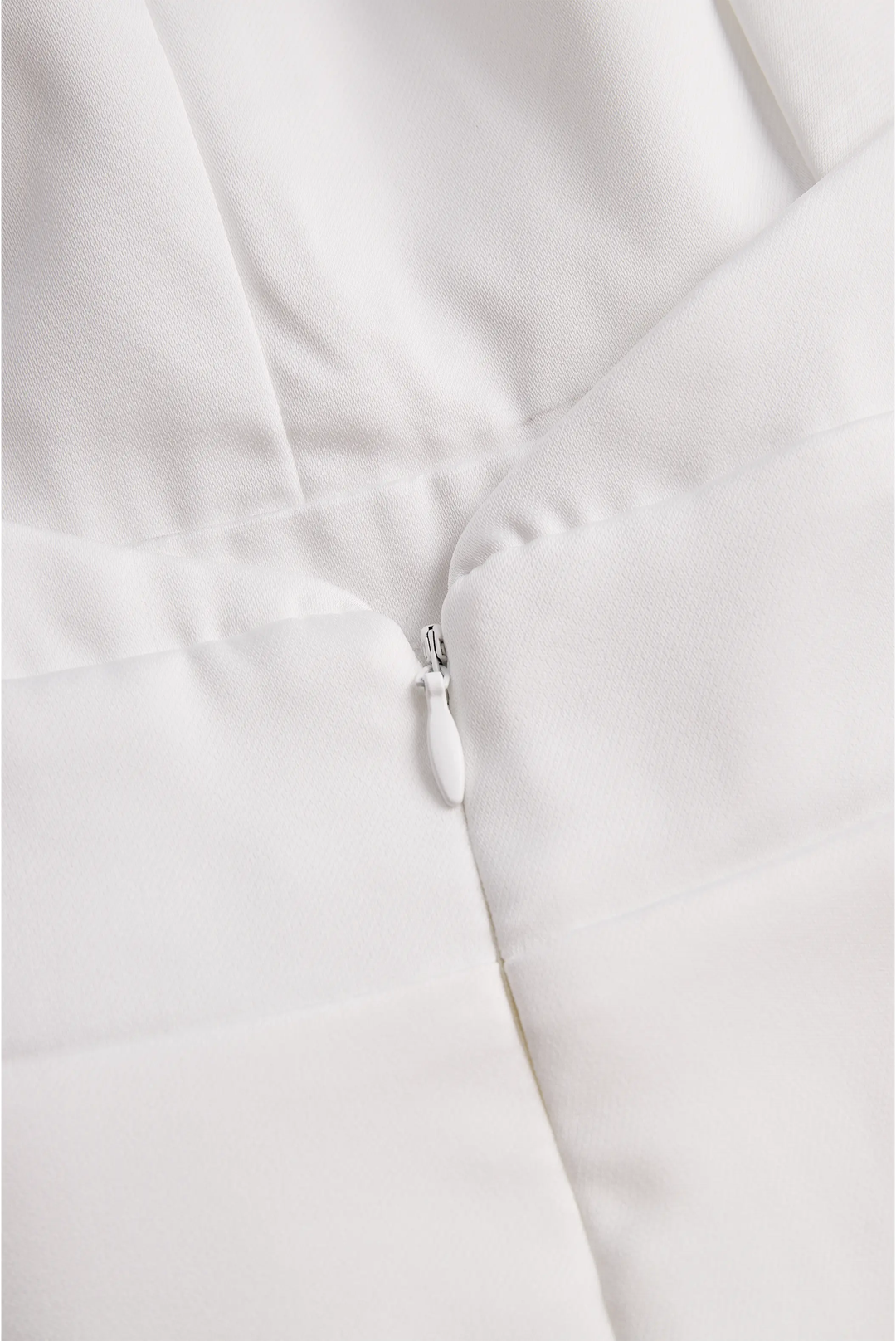 Elegant Satin Halter With Adjustable Necklace-Style Chain - Evening Jumpsuit CASA LARO