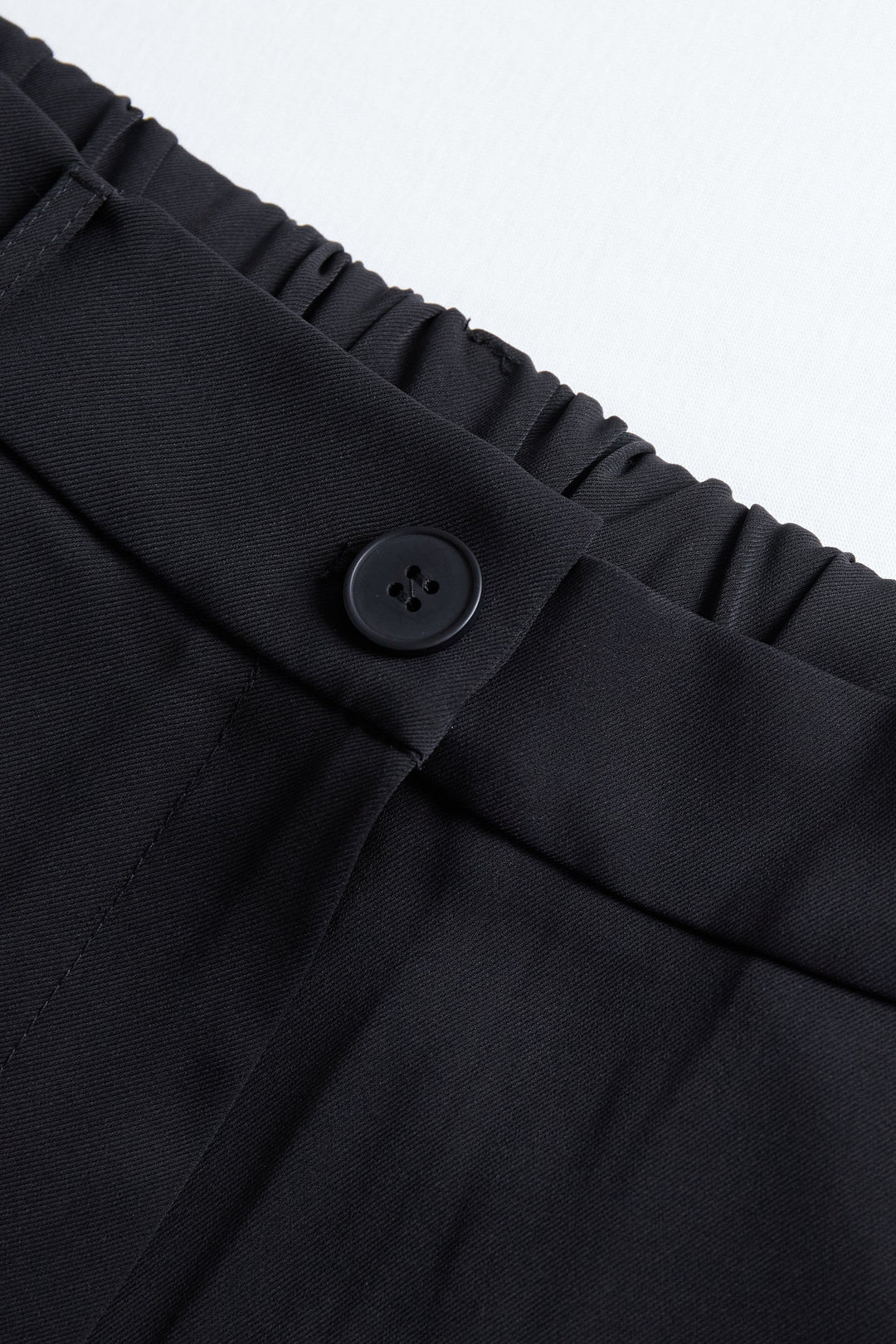 Classic High-Waisted Black Trousers with a Tailored Fit HWT