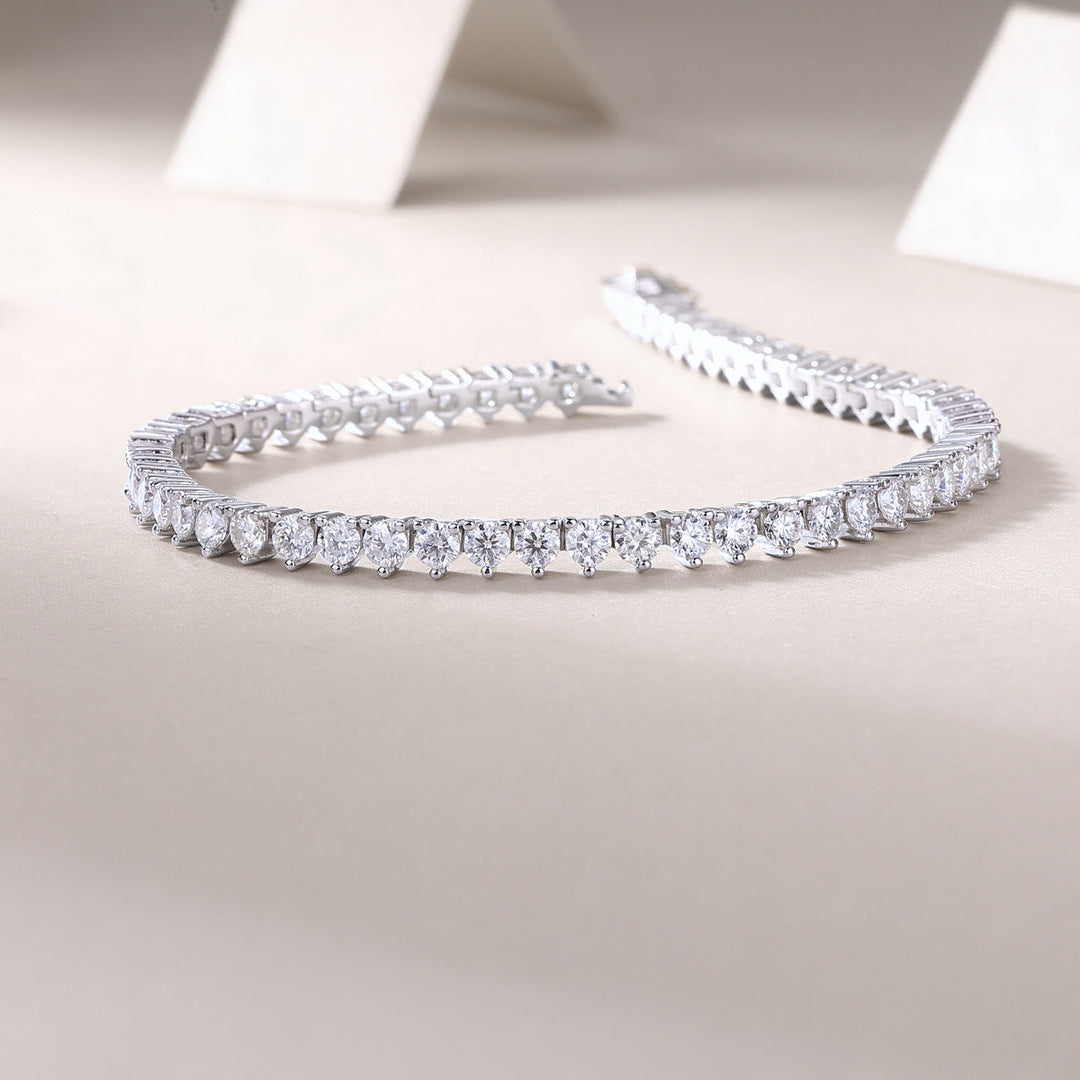 Unique Design Round Cut Moissanite Sterling Silver Tennis Bracelet shine of diamond