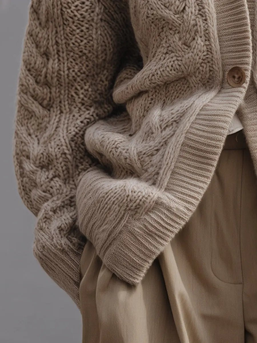 Oversized Chunky Cable Knit Button-Front - Cardigan CASA LARO