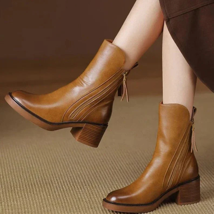 Val - Elegant Black Leather Boots CASA LARO