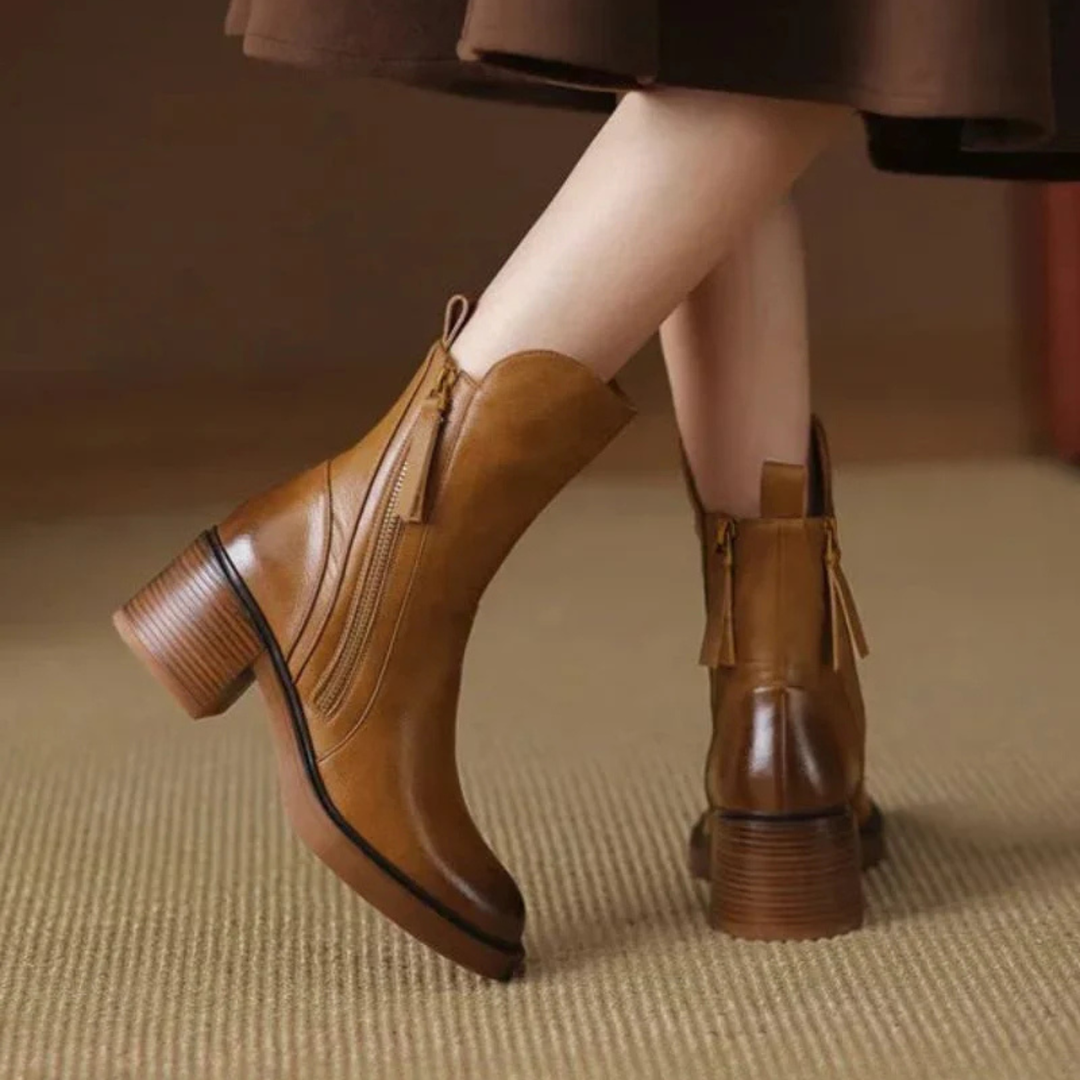 Val - Elegant Black Leather Boots CASA LARO